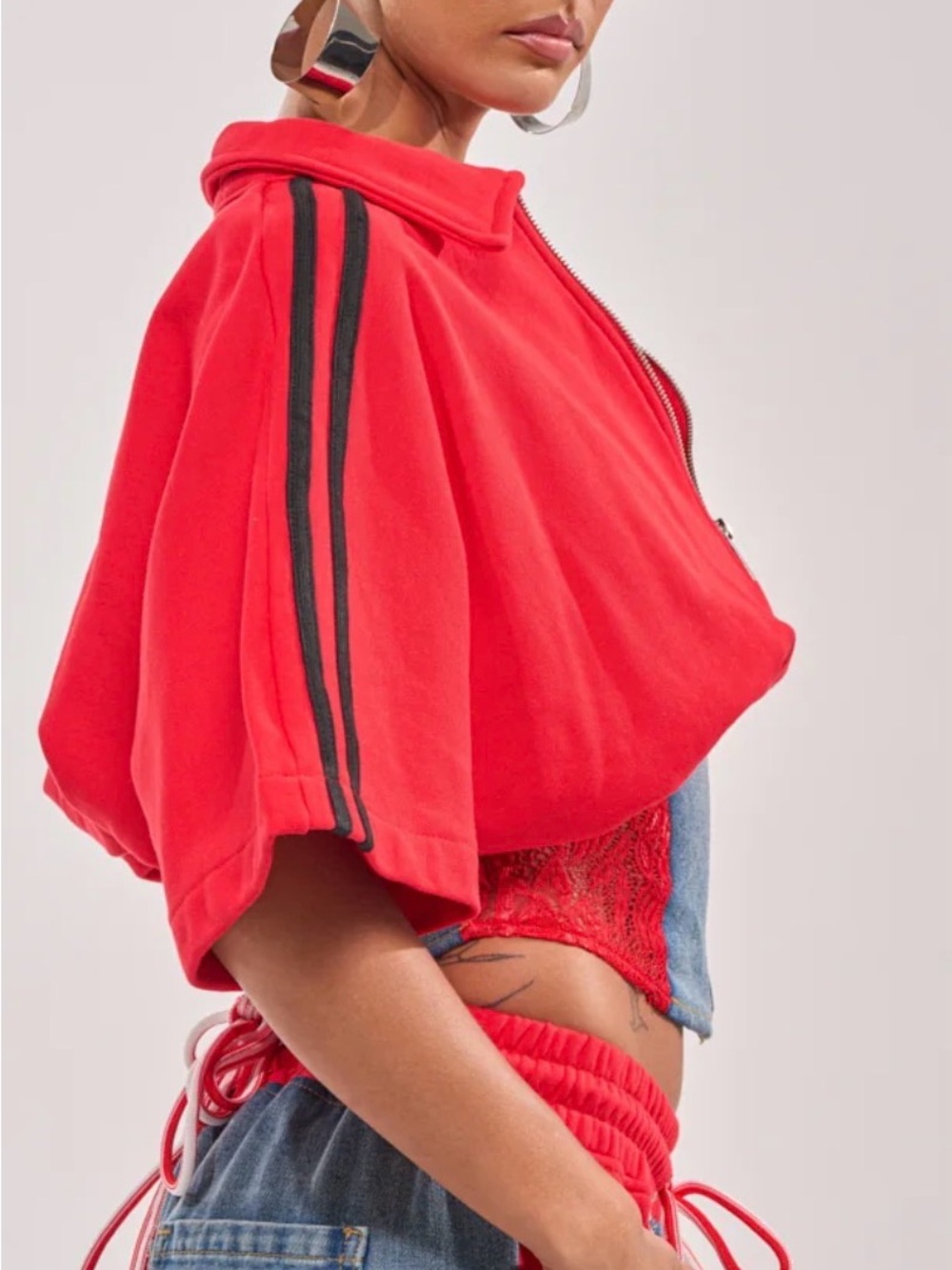 NWT AKIRA Red Cropped Zip-Front oversized Top with Denim Corset - Picture 4 of 4